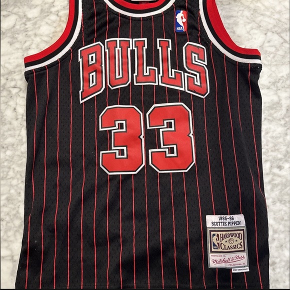 Mitchell & Ness Scottie Pippen Chicago Bulls jersey - Picture 2 of 4